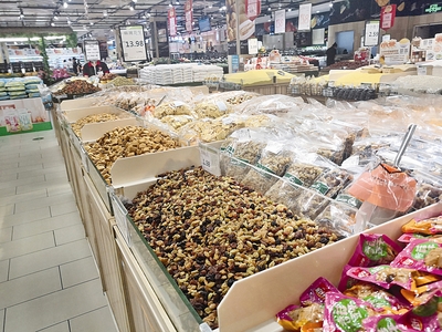 散裝食品裸售存在隱患，開放式管理需加強監(jiān)管